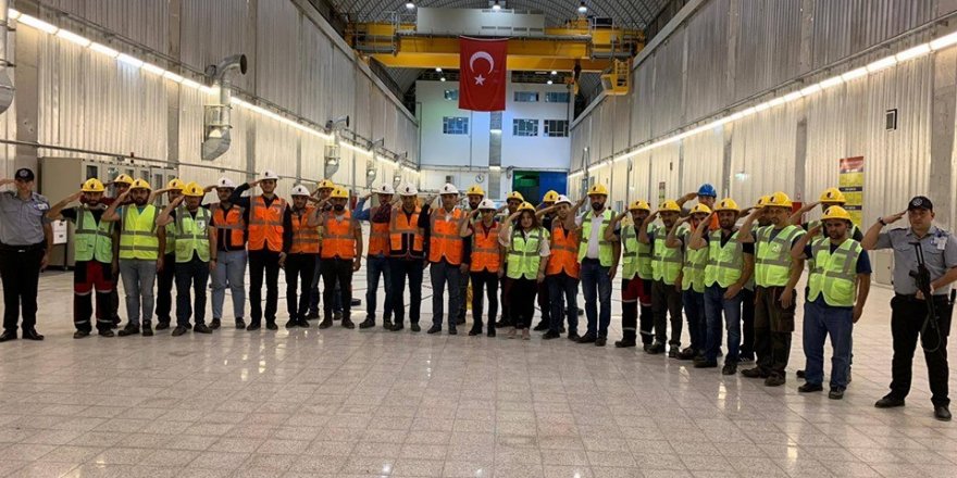 Türkiye’nin en yüksek barajının inşaatından Mehmetçiğe selam
