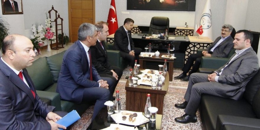 Van Valisi ve Büyükşehir Belediyesi Başkan Vekili Mehmet Emin Bilmez’den Erciş’e ziyaret