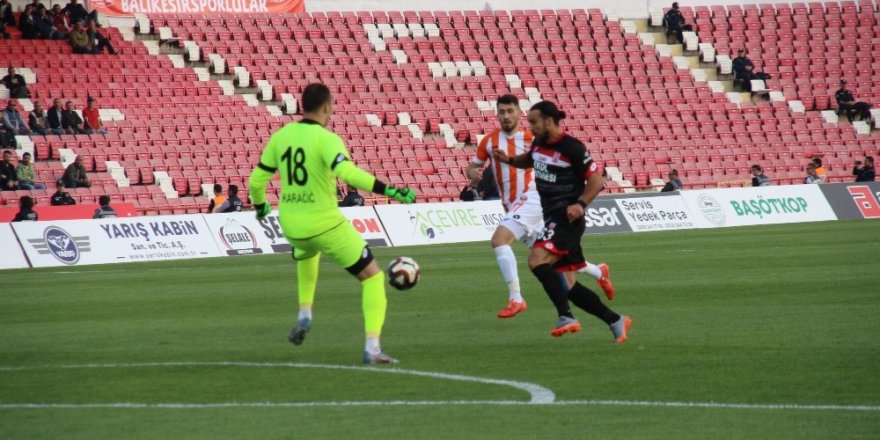 TFF 1. Lig: Balıkesirspor: 2- Adanaspor: 0 (İlk yarı sonucu)