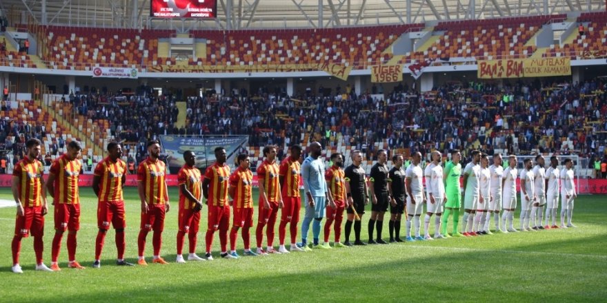 Süper Lig: Yeni Malatyaspor: 1 - İM Kayserispor: 0 (İlk yarı)