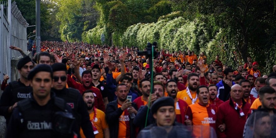 Galatasaray taraftarı Beşiktaş Park’ta