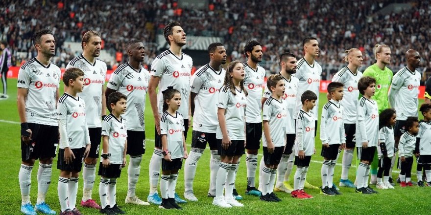 Beşiktaş’ta bu sezon 24 farklı isim ilk 11’de sahaya çıktı