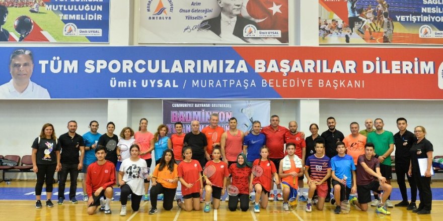 Cumhuriyet Bayramı badminton turnuvası