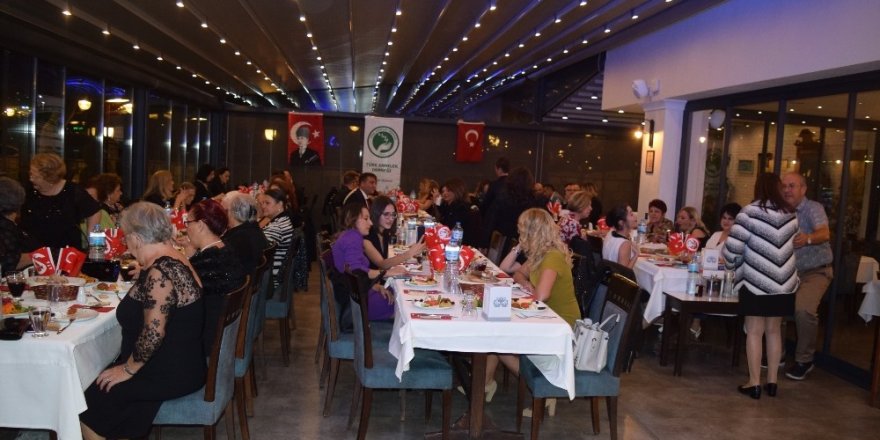 Türk Anneler Derneği Aliağa Şubesinden Cumhuriyet yemeği