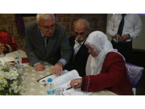 6 Çocuk Ve 4 Torun Sahibi Çift, 32 Yıl Sonra Nikah Masasına Oturdu