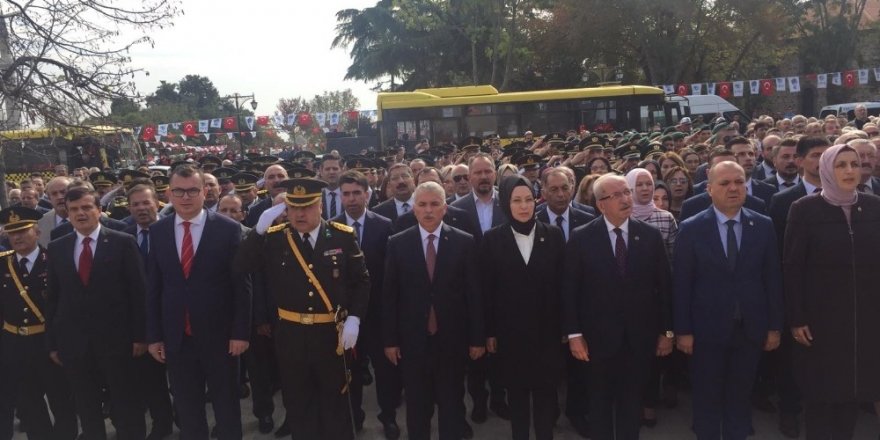Tekirdağ’da Atatürk Anıtı’na çelenk sunuldu
