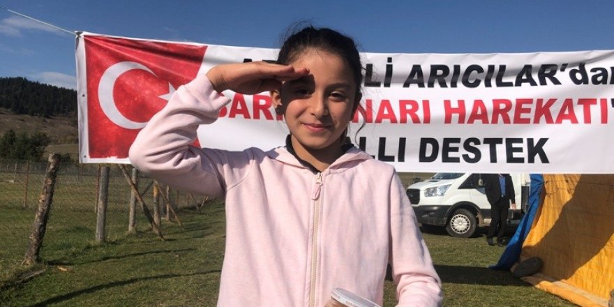 Şavşatlı arıcılardan Barış Pınarı Harekatı’nda görevli Mehmetçiğe ballı destek