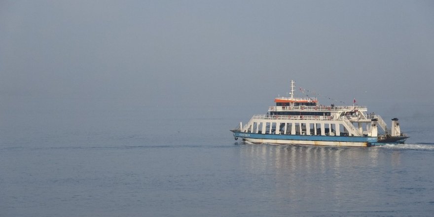 Çanakkale Boğazı yoğun sis nedeniyle transit gemi geçişlerine kapatıldı