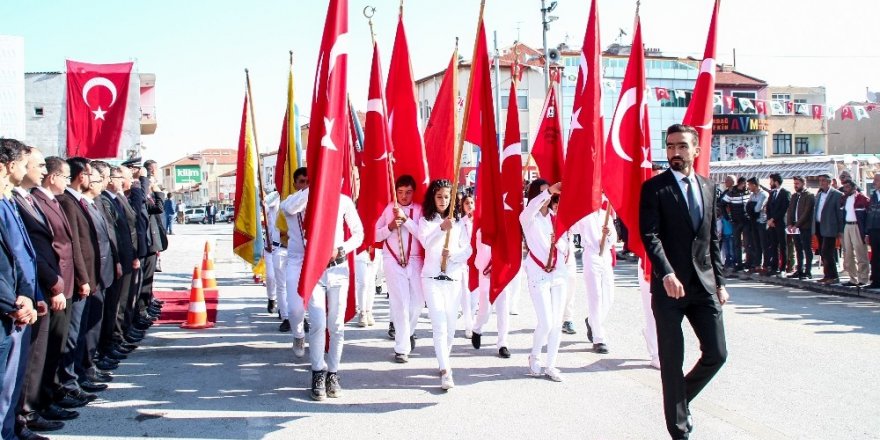 Yunak’ta Cumhuriyet Bayramı çeşitli etkinliklerle kutlandı