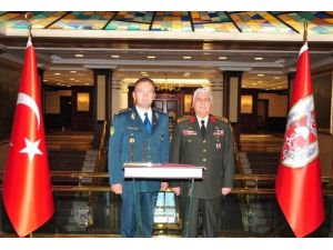 Necdet Özel, Makedon Mevkidaşı İle Görüştü