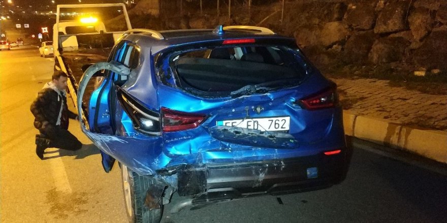 Samsun’da minibüs otomobile çarptı: 5 yaralı