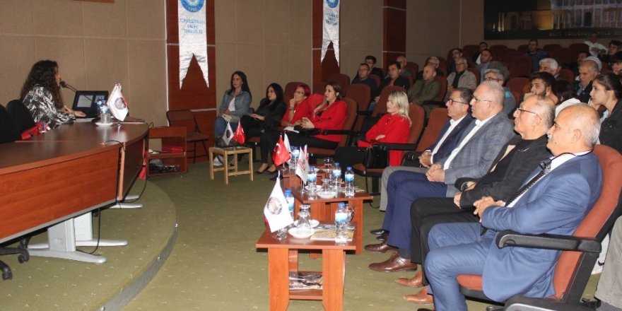 Salihli’de “Atatürk, Cumhuriyet ve Türk Kadını” konferansı