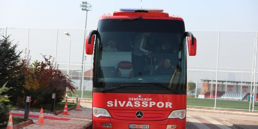 Sivasspor kupa maçı için Ankara’ya gitti