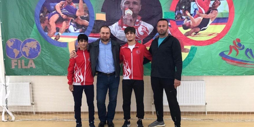 Hendek Belediyesi güreş takımı Rusya’dan madalya ile döndüler