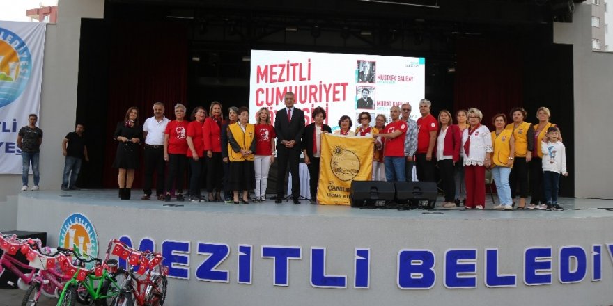Mezitli’de Atatürk ve Cumhuriyet konulu şiir yarışması