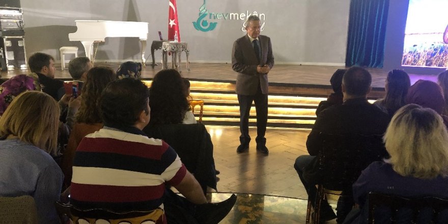 Psikolog Prof. Dr. Acar Baltaş, Üsküdar Nevmekan Sahil’de seminer verdi