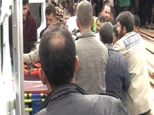 Kalasların altında kalarak öldü