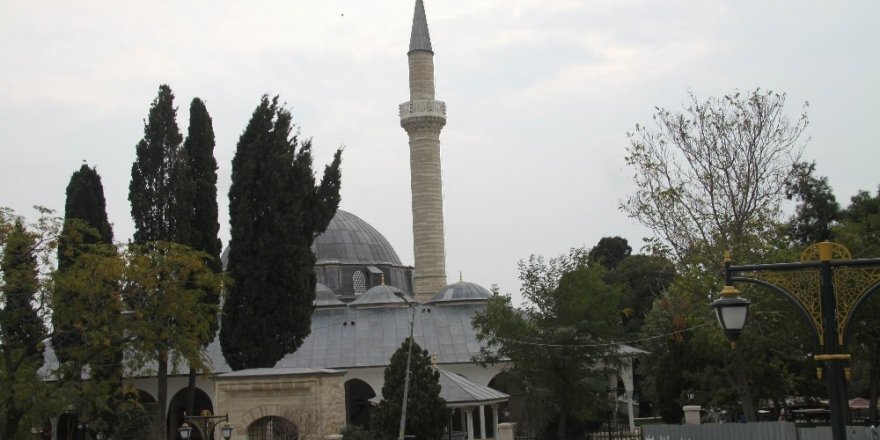 Tarihi Rüstem Paşa Camii ilk günkü ihtişam ve estetiğine kavuştu