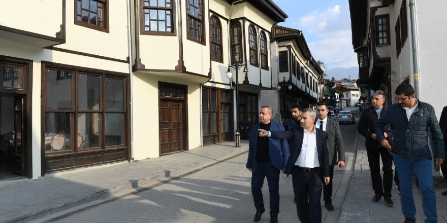 Yeşilyurt Belediye Başkanı Başkanı Çınar, çalışmaları yerinde inceledi