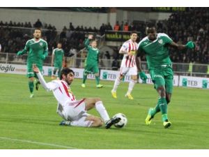 Sivasspor: 0 - Bursaspor: 0 (İlk Yarı)