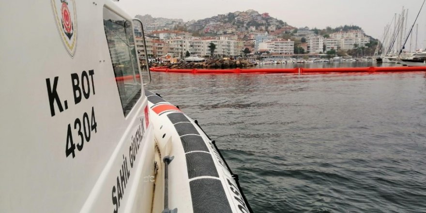Marmara’da kirlilik alarmı...Liman trafiğe kapatıldı