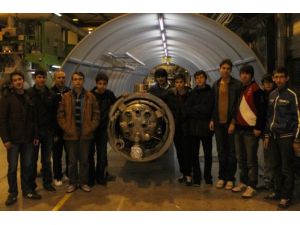 Necip Fazıl Öğrencileri Cern'de İnceleme Yaptı