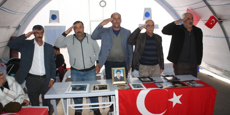 HDP önündeki ailelerin evlat nöbeti 62’nci gününde