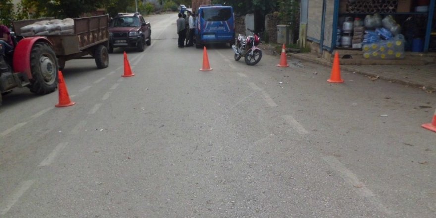 Gaziantep’te motosiklet yayaya çarptı: 3 yaralı