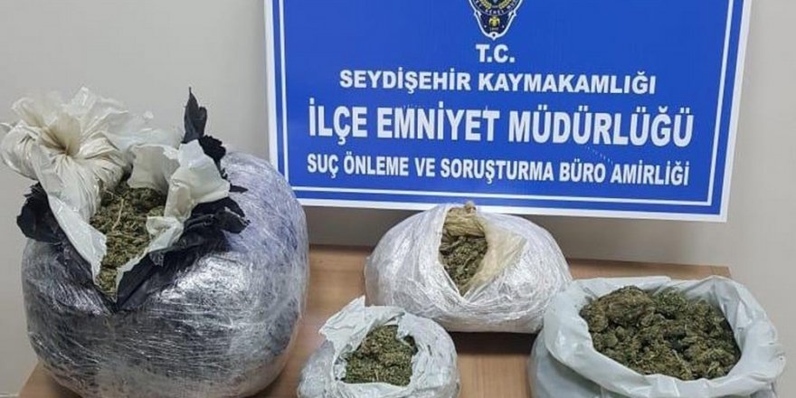 Kümesten 6 kilo 250 gram esrar çıktı