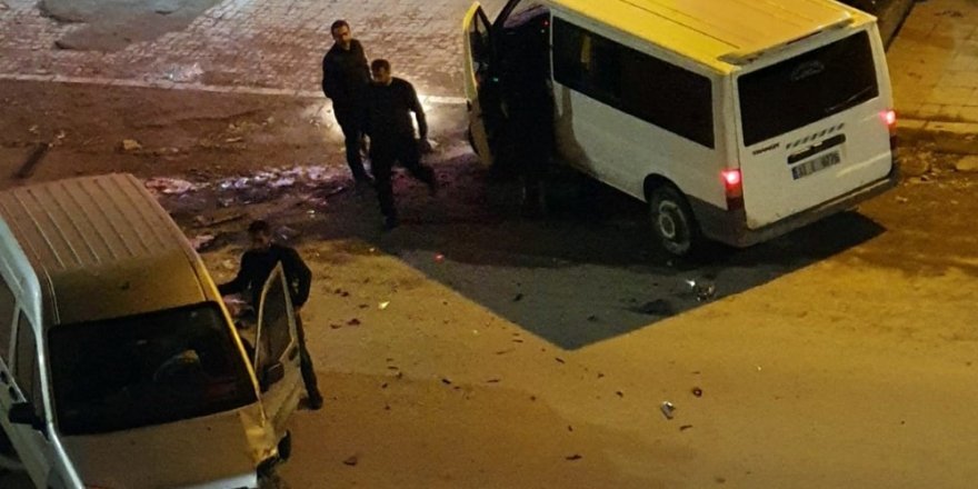 Yüksekova’da maddi hasarlı trafik kazası