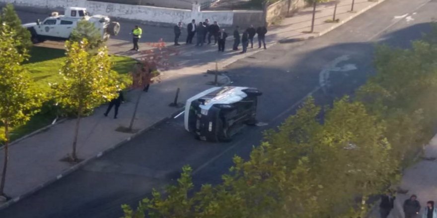 Diyarbakır’da öğrenci servisi kaza yaptı: 5 yaralı