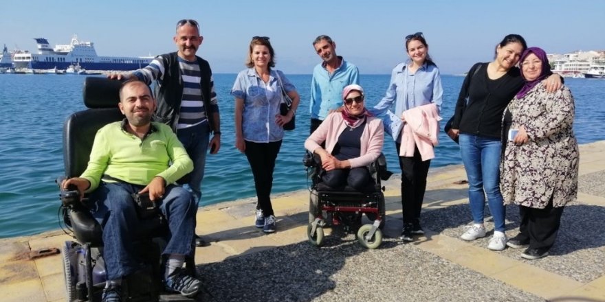Turgutlu’daki engelliler için Çeşme gezisi