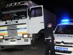 Uygulamadan Kaçan Tır Lastikleri Patlatılarak Durduruldu