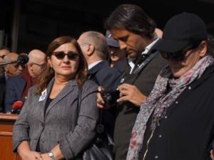 Savaş Ay İçin Sabah Gazetesi Önünde Tören Düzenlendi