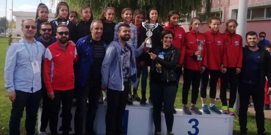 Van Büyükşehir Belediyesi atletizm dalında finallerde