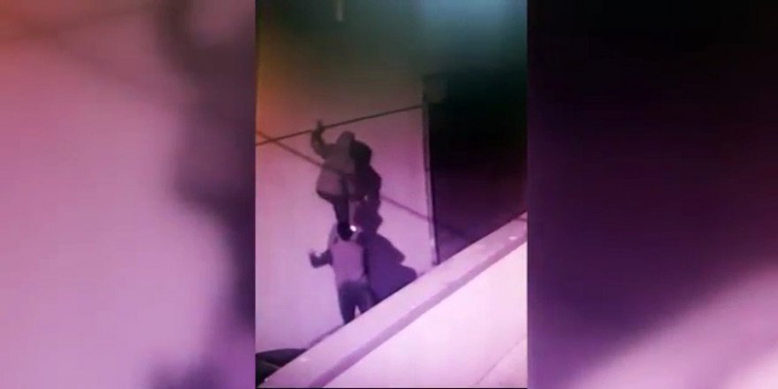 Başakşehir’de ‘örümcek adam’a özenen hırsızlar kamerada
