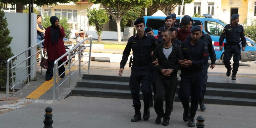 Manavgat’ta uyuşturucu tacirleri arasında silahlı çatışma: 4 gözaltı