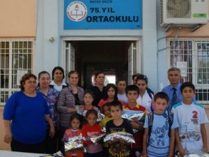 Kadın Dayanışma Derneği 30 Öğrenciyi Mutlu Etti