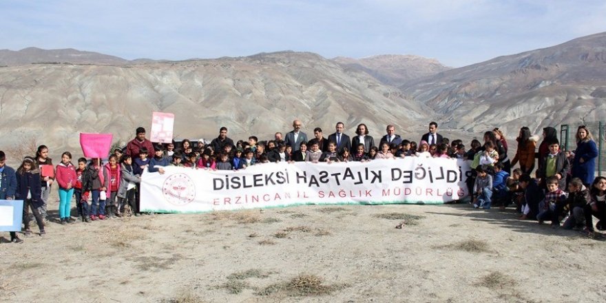 Erzincan’da öğrenciler 500 fidanı toprakla buluşturdu