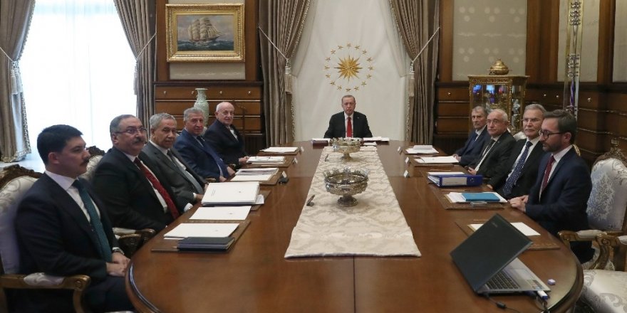 Cumhurbaşkanlığı Yüksek İstişare Kurulu toplantısı Cumhurbaşkanı Erdoğan başkanlığında başladı.
