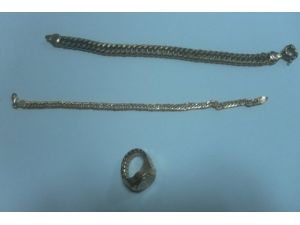 Abd'li Askerlerin Evini Soyan Hırsızlar Yakalandı