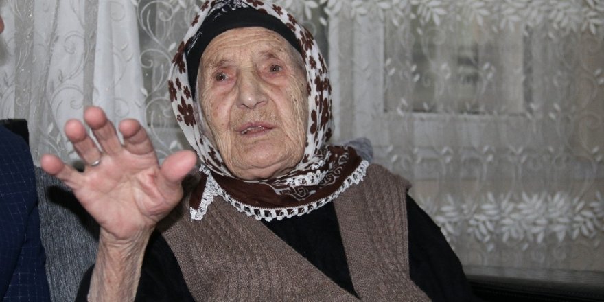 Rizeli 107 yaşındaki Emine nine uzun yaşamanın formülünü açıkladı
