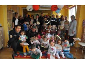 Polisten Anaokulu Öğrencilerine Güvenli Yaşam Eğitimi