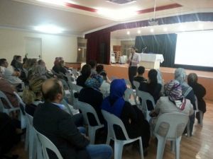 Sema Koleji'nde Anne Ve Baba Eğitim Semineri Başladı