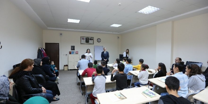 Şahinbey Belediyesi’nin kekemelik kursuna yoğun ilgi
