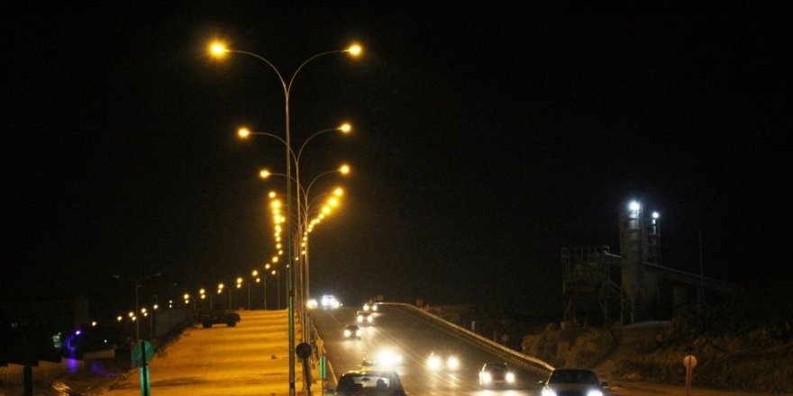 Çevik Kuvvet Köprülü Kavşağına bir milyon liralık aydınlatma yatırımı