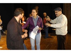 Mamak’ta Tiyatro Heyecanı