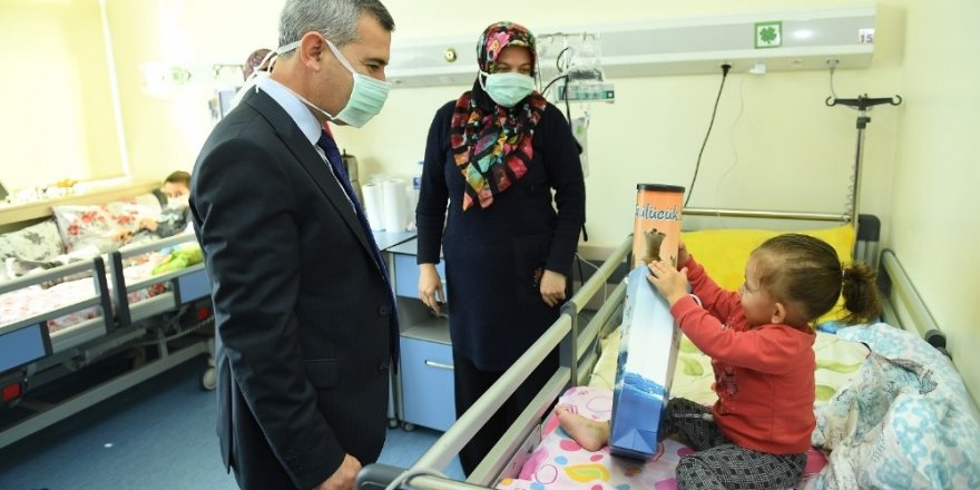 Başkan Çınar, lösemili çocukları ziyaret etti