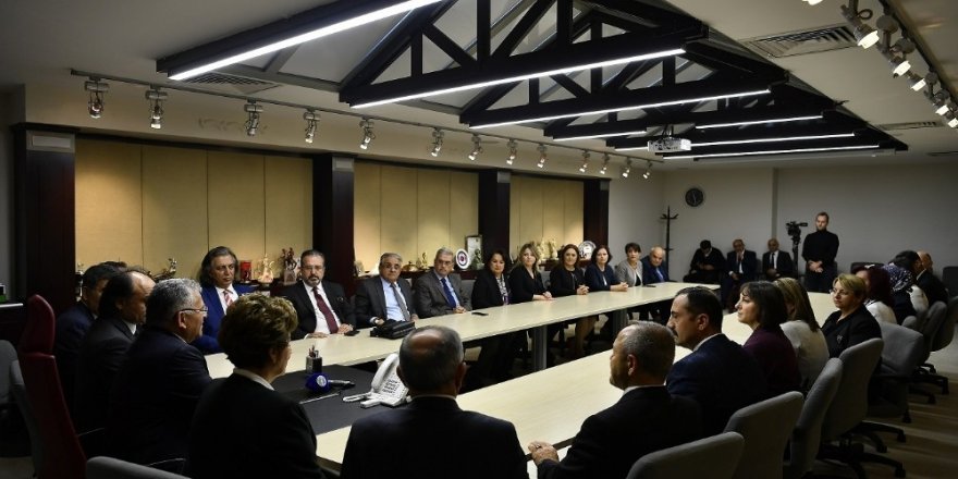 Ankara’da faaliyet gösteren Erciyes Platformu üyeleri Başkan Büyükkılıç’ı ziyaret etti