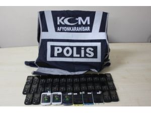 Afyon’da 36 Adet Kaçak Cep Telefonu Ele Geçirildi